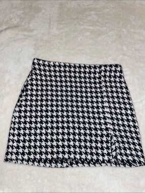 TCEC Black & White Houndstooth Mini Skirt